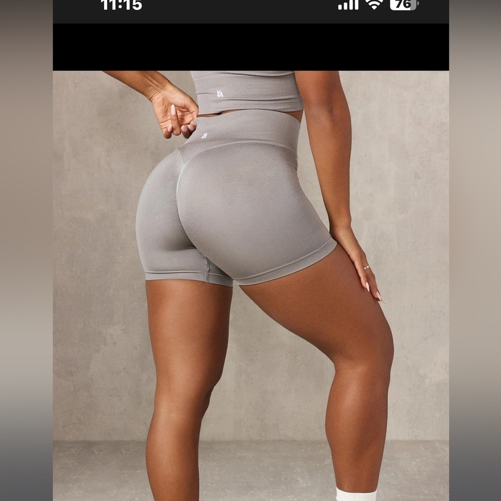 YoungLA Legacy Seamless Short - Picture 4 of 4